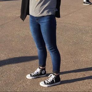 Dark Wash Mudd Jeans/Jeggings